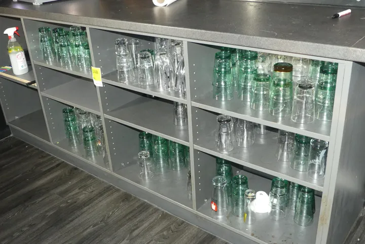 Konvolut Gläser, divers Umfang: 8x Fachinhalt